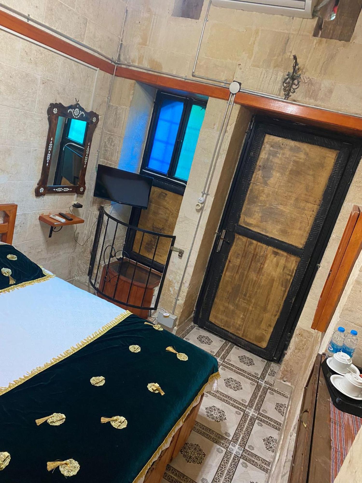 Homestay Luetfue Bey Konagi *